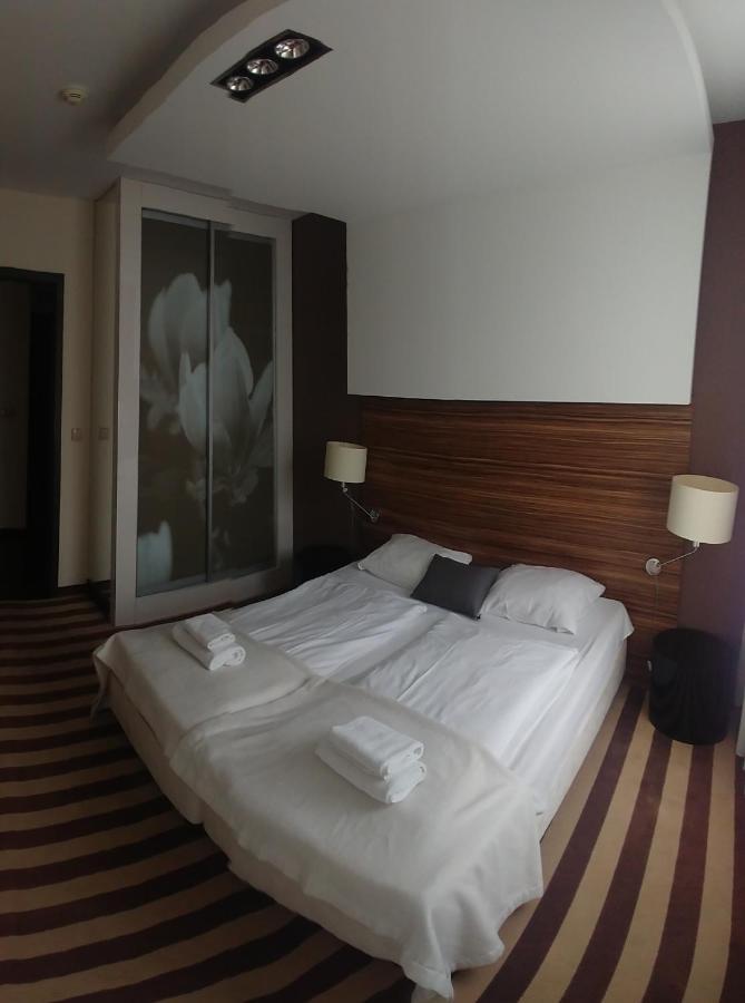Apartament 241Lux W Diva 科沃布热格 外观 照片