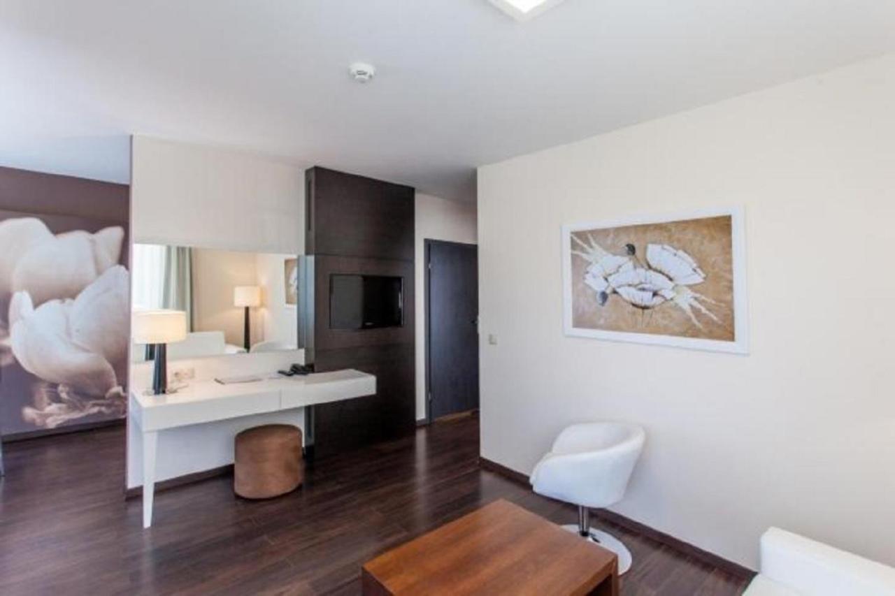 Apartament 241Lux W Diva 科沃布热格 外观 照片